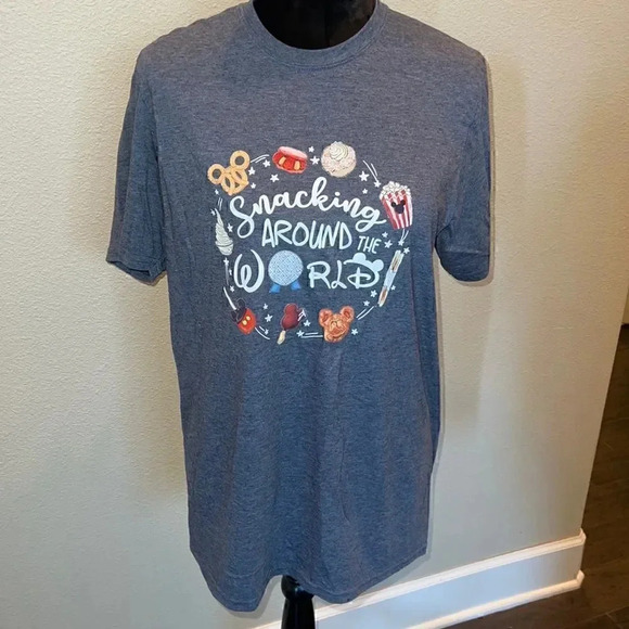 •Disney tee•   - Picture 2 of 3